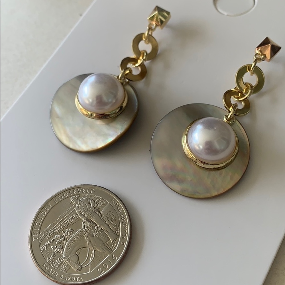 New Zealand Sea Shell Earrings - Picture 3 of 3